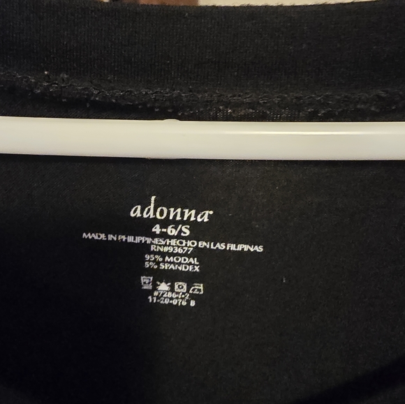 Black 3/4 sleeve top - Picture 2 of 3